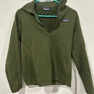 Size small Green Patagonia pull over